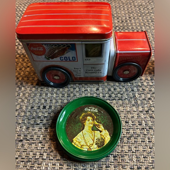 Coke Cola Collection - 3 bin like vehicles & 10 metal coasters. - Picture 3 of 5